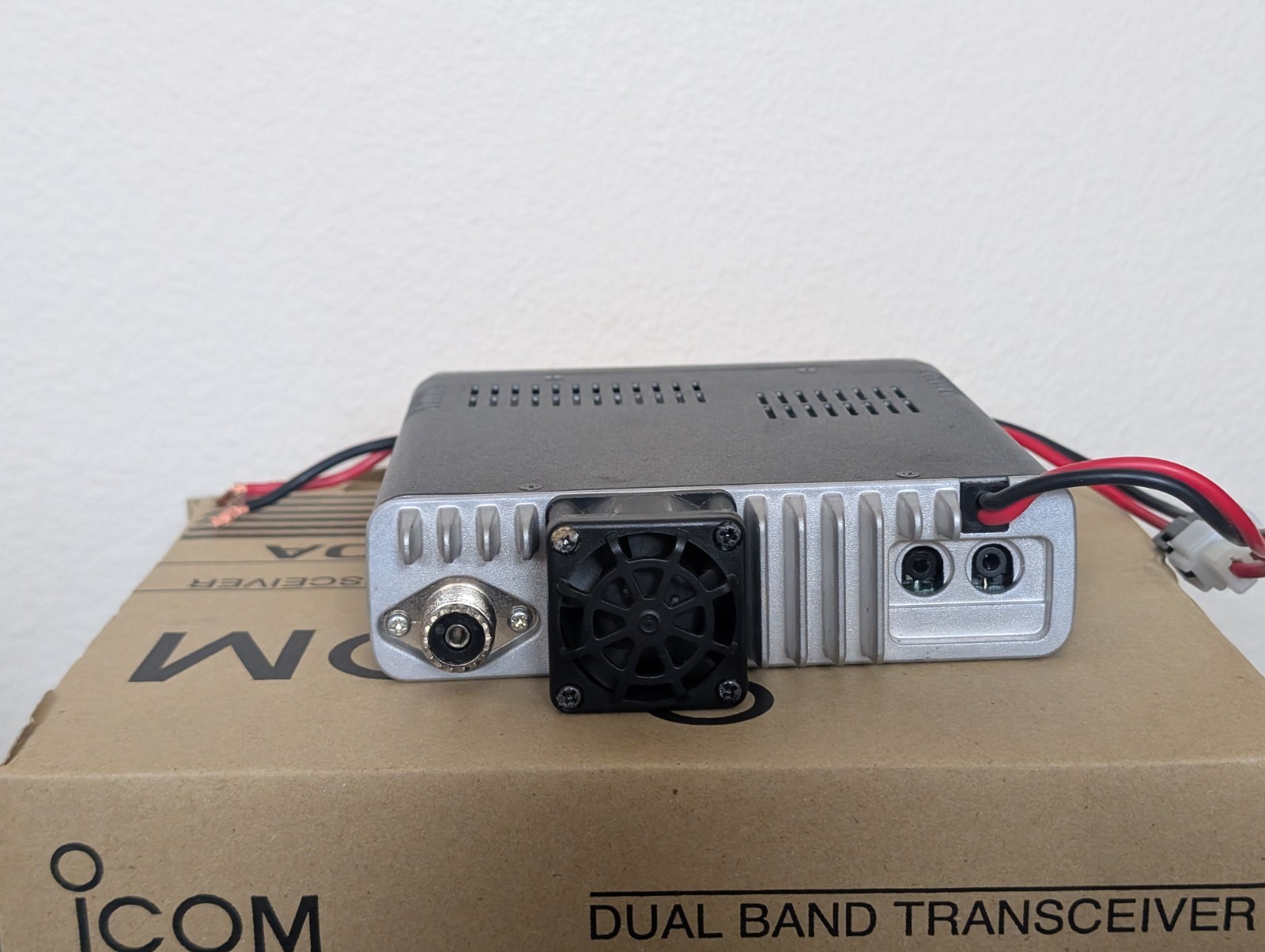 Icom IC-2730A Dual Band VHF/UHF Mobile Ham Radio Transceiver w/ HM-207 Mic Box