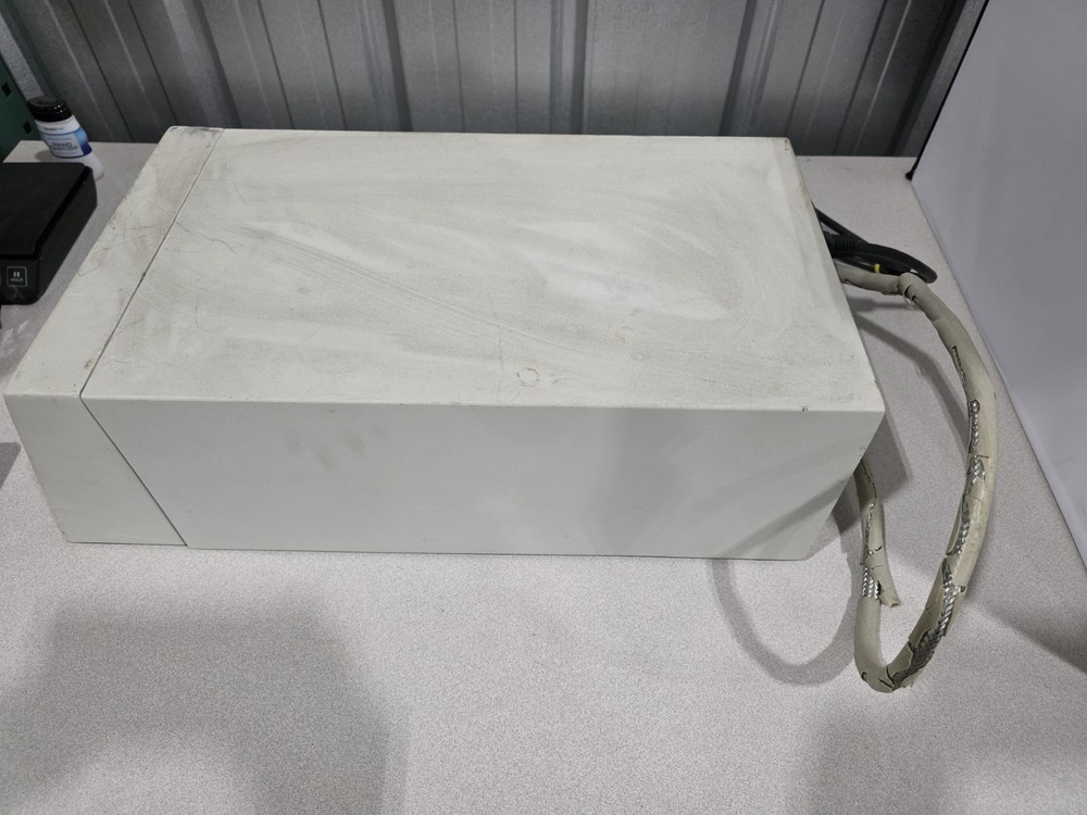 Waters 600 HPLC Multisolvent Delivery System Controller - Powers On