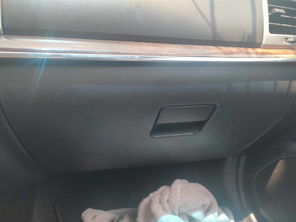 MKZ       2011 Glove Box 18910