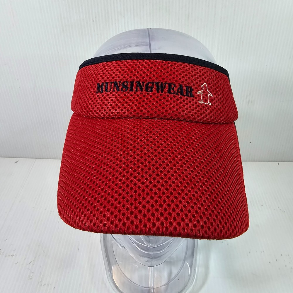 Munsingwear Visor Penguin Embroidered Spell Out Red