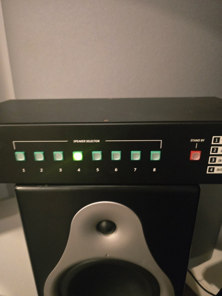 DMC SPEAKER SElector DMC+ Speaker System