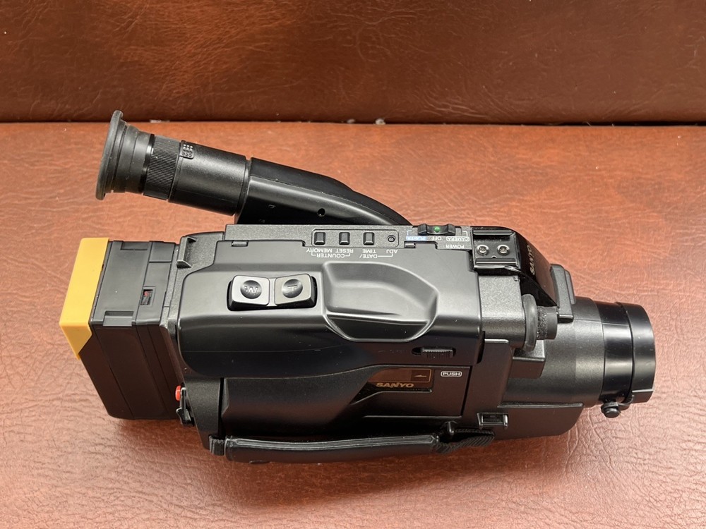 Faulty Sanyo VM-D90P Camcorder - genuine Untested
