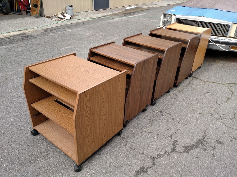 ROLLING COMPUTER TABLE WITH 2 SLIDE OUT SURFACE'S  We Deliver Locally Nor CA