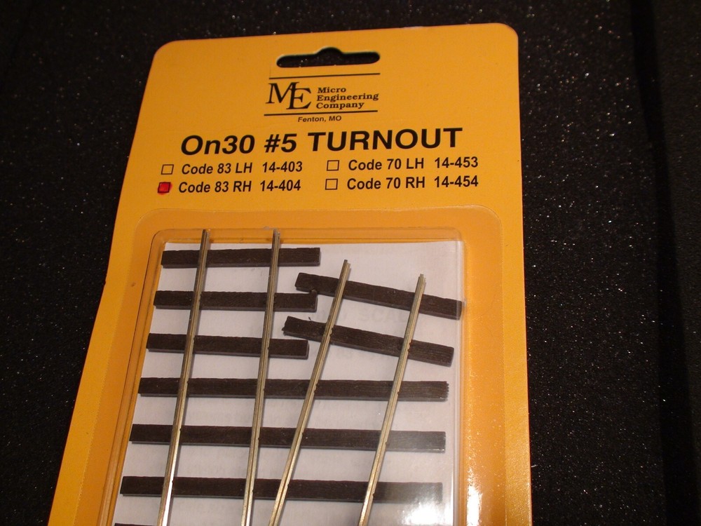 Micro- Engineering #14-404 On30 #5 CODE 83 RH TURNOUT