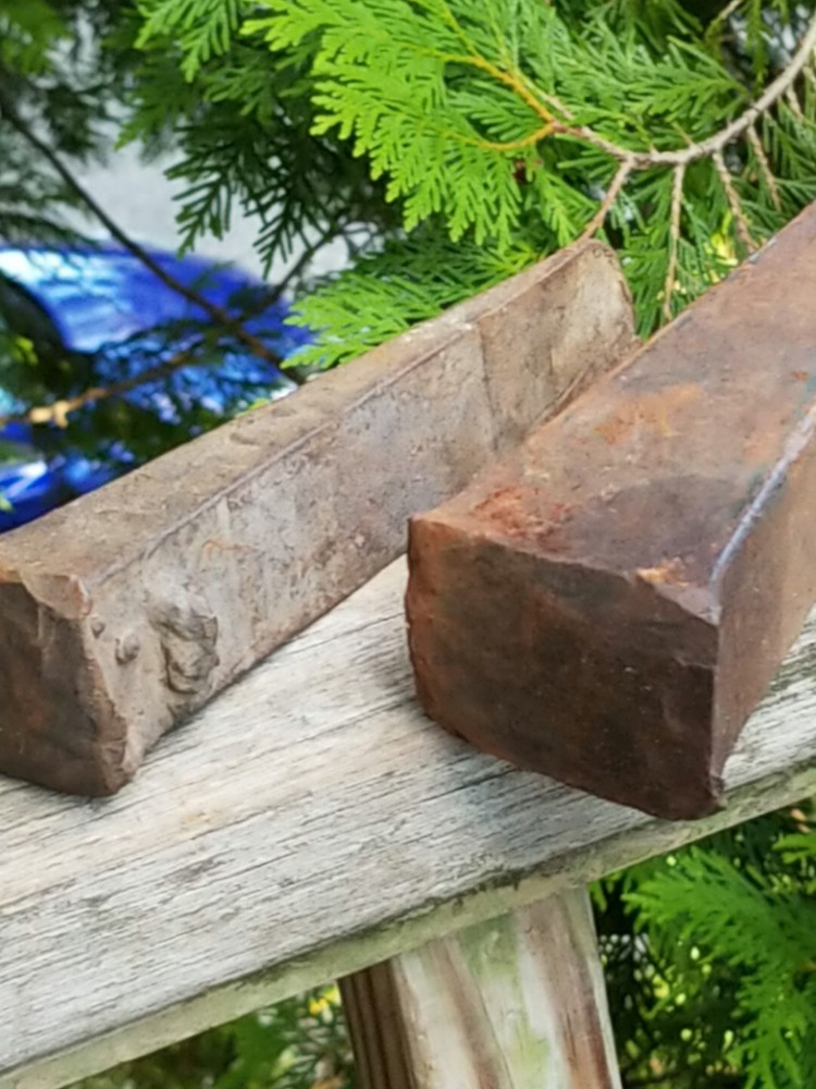 2 MANUAL WEDGE LOG SPLITTERS
