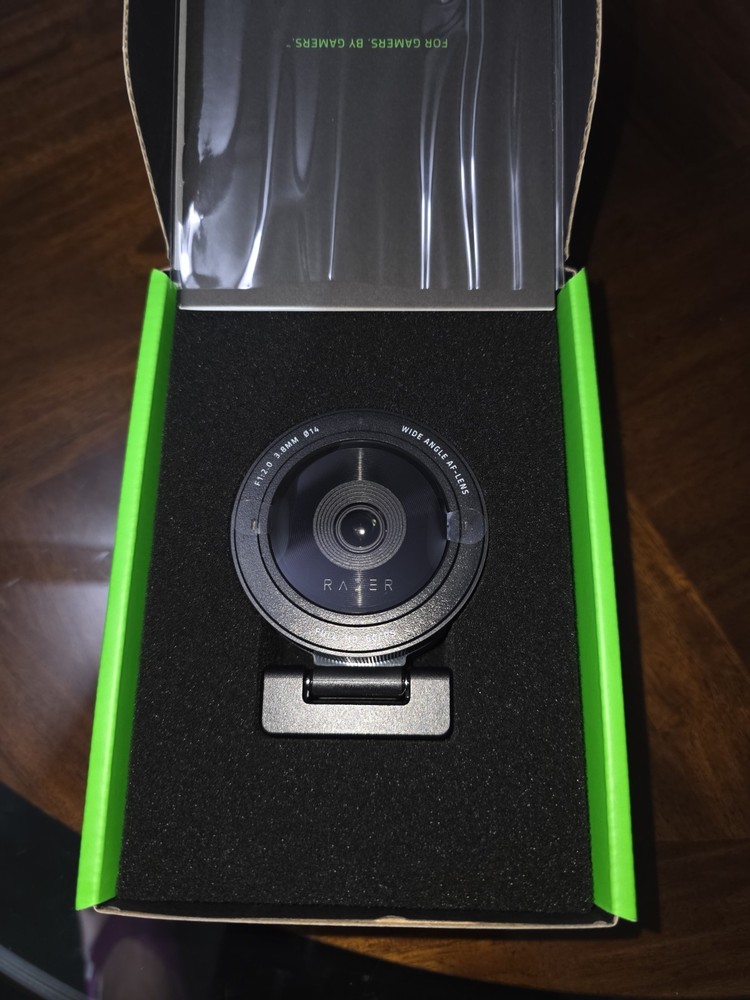 Razer Kiyo Pro 1920 x 1080 Webcam W High-Performance Adaptive Light Sensor Black