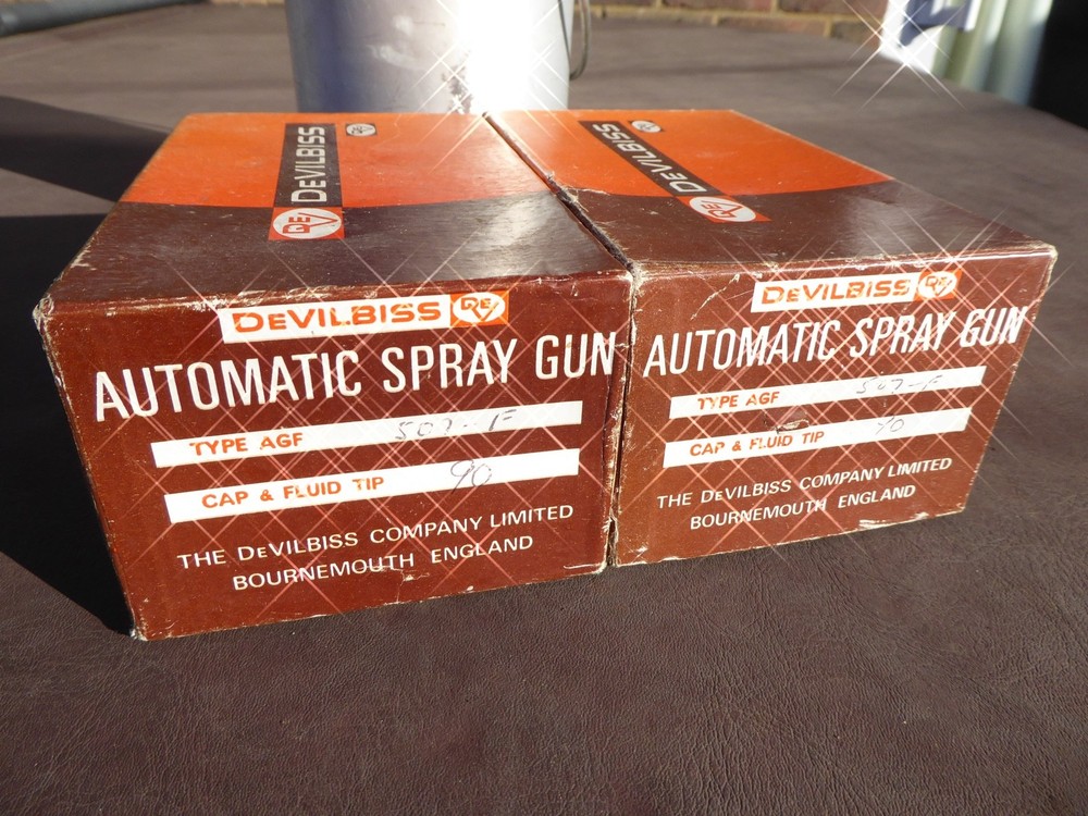 Two Vintage DeVilbiss Automatic Spray Guns (507-F) & Pot