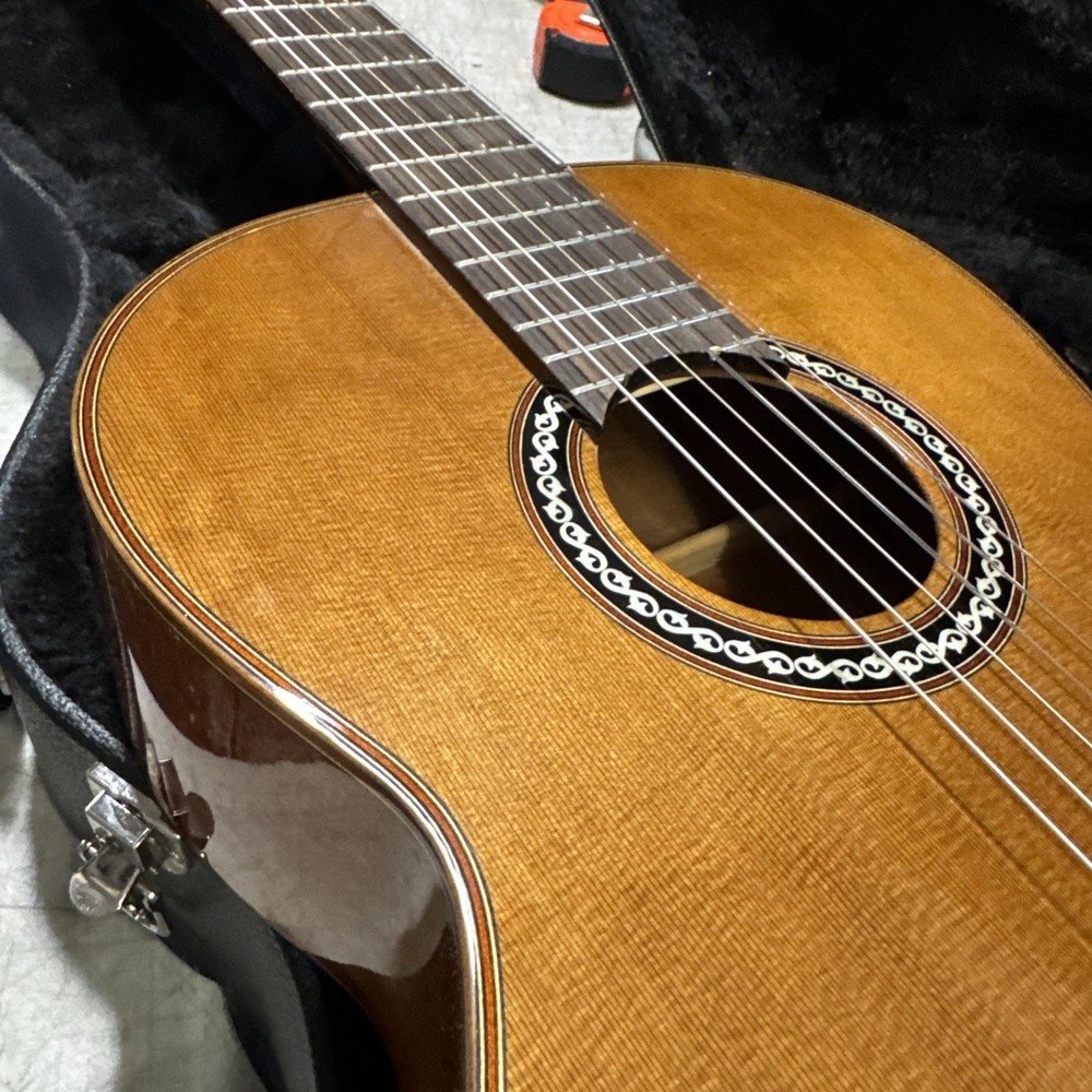 Cordoba C9 Luthier Series Solid Cedar Top Classical Guitar + case Nice!