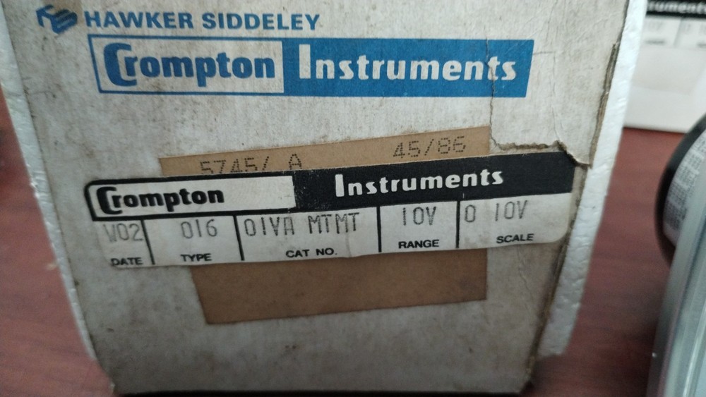 NEW CROMPTON 016-01VA-MTMT PANEL VOLTAGE METER 0-10 DC VOLTS
