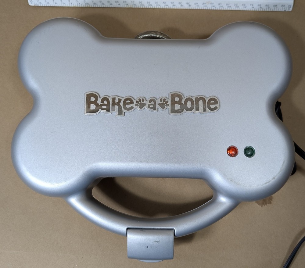 Bake A Bone Dog Treat Maker *Works*