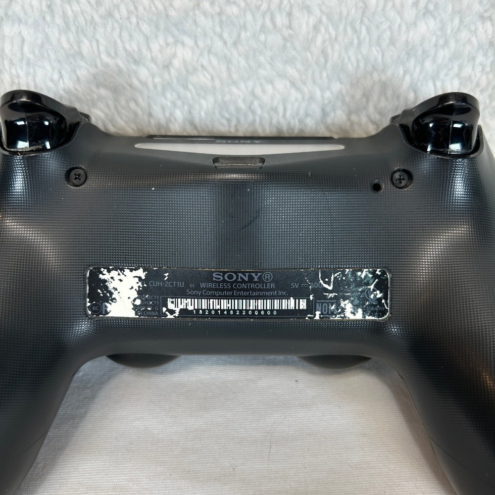 2 Sony PlayStation DualShock 4 Wireless Controllers & Energizer Charging Station