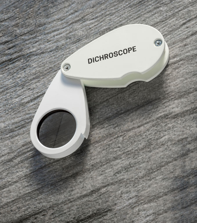 Precision Optics: Professional Grade Folding Dichroscope for Accurate Gemstone