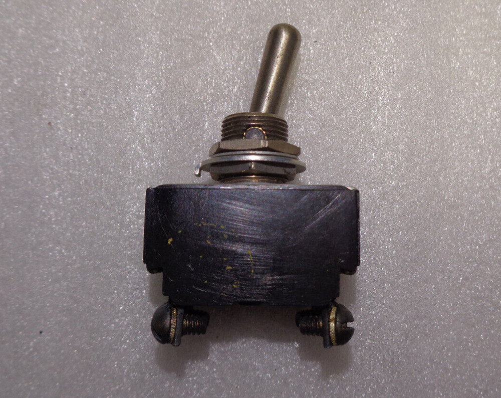 CUTLER HAMMER TOGGLE SWITCH AN3027-2 / 8822K8 NEW