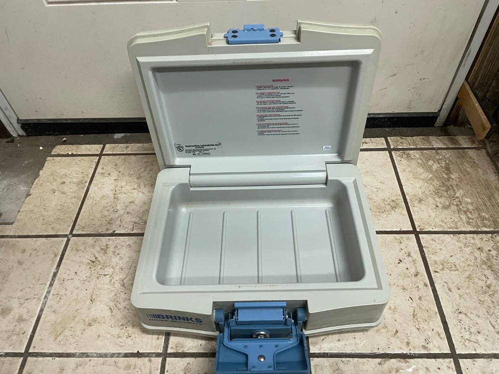 BRINKS Security Locked Box Fire Safe Case w/ Keys Handle Carry Case 13”x10”x5”