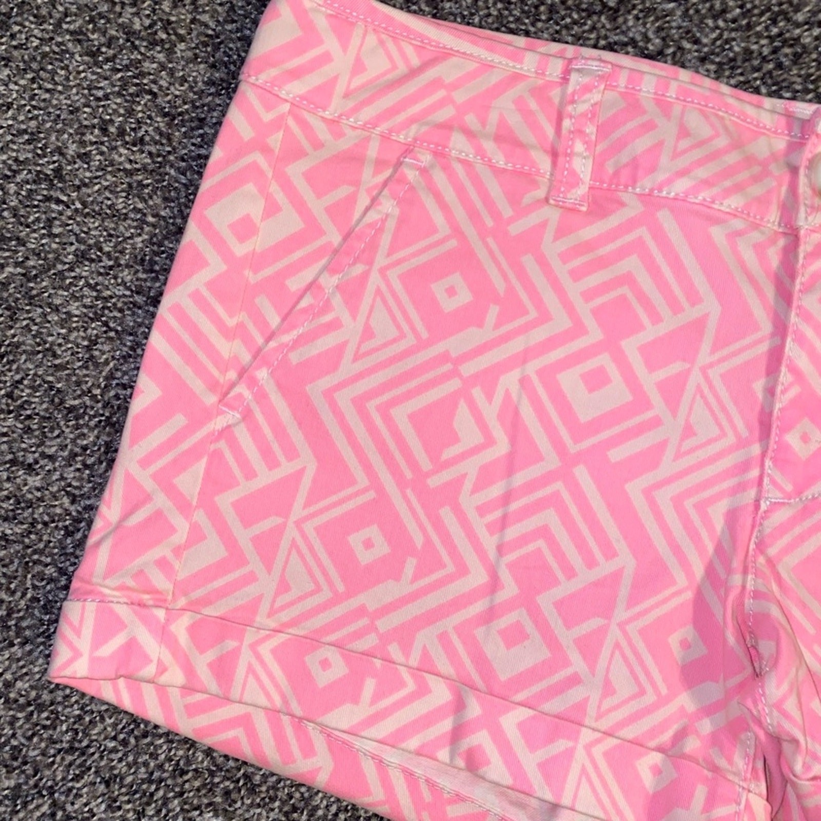 ⭐️ American Eagle women’s midi shorts size 4