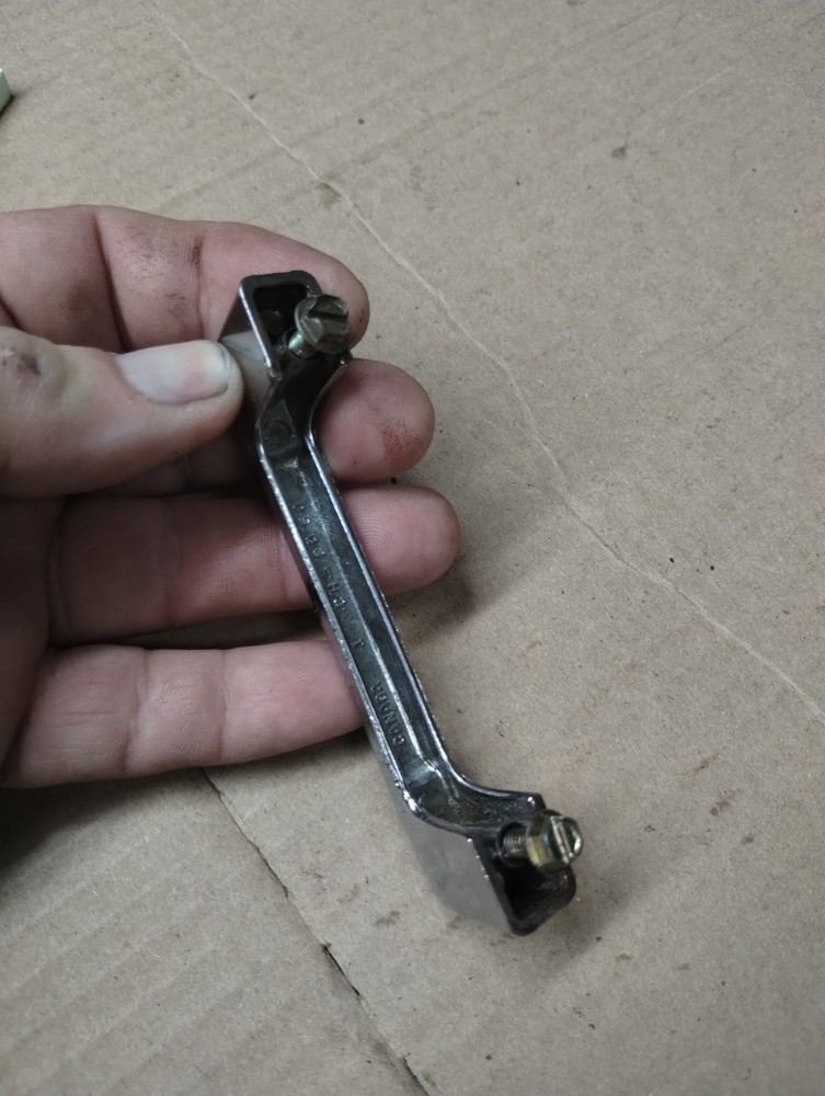 HUSKY TOOL BOX FRONT DOOR PULL HANDLE. #H37