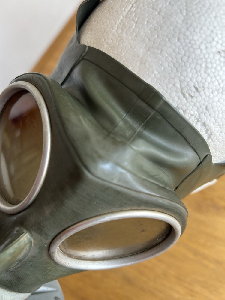 WW2 VM40 German Gas Mask