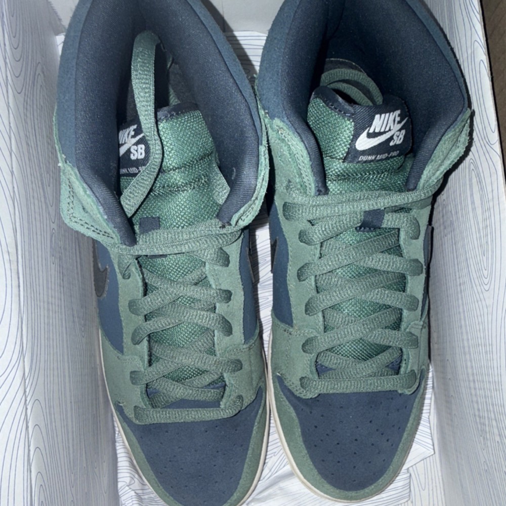 Nike SB Dunk Mid Nori
