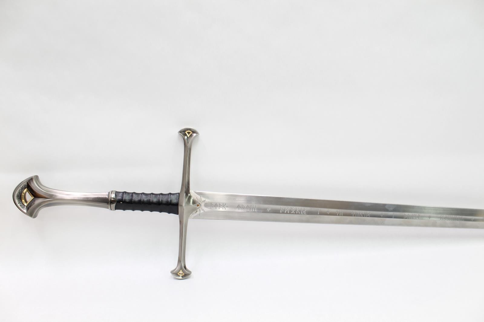 The Lord of the Rings: Anduril, Sword of King Elessar - UC1380