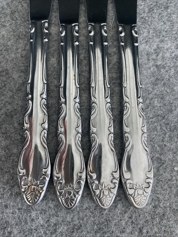4 TOWLE/SUPREME CUTLERY STAINLESS FLATWARE, "PIERRE" PATTERN, DINNER KNIVES