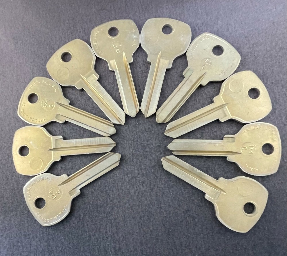 Lots of 174C Type Key Blank