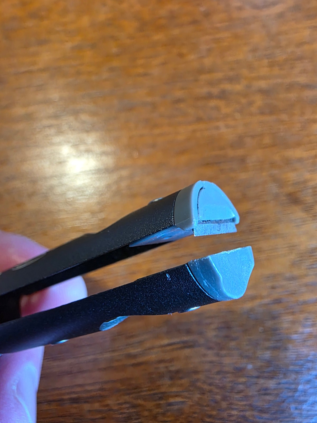 Fishpond Barracuda Razor Clipper Nipper Gray Fly Fishing Gear