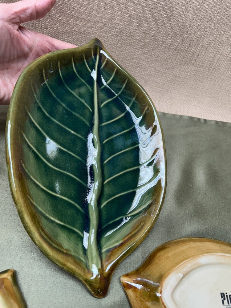 Pier ONE Leaf Stackable Trivets Set of Three, Pottery