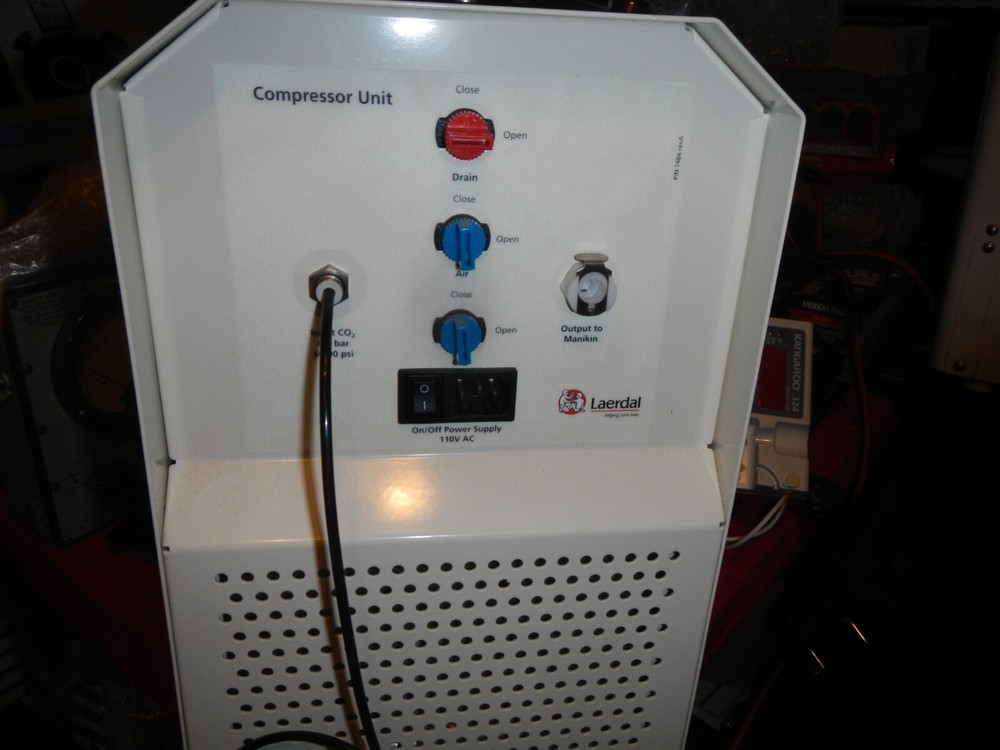 LAERDAL AIR MANIKIN SIMULATOR COMPRESSOR UNIT DSS 110-2 VERY NICE WORKING