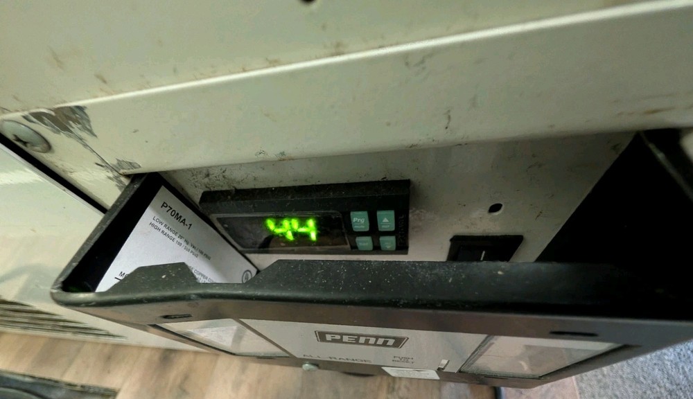 Structural Concepts Encore Refrigerated MODEL HOU3852R Self Serv Dual Zone