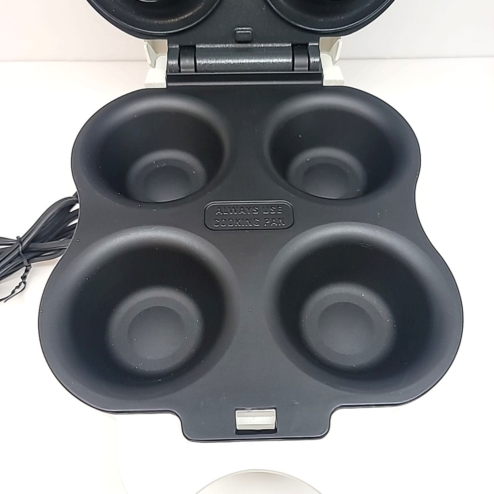 Black & Decker White The Shell Baker Electric Four Shell Meal & Dessert Maker
