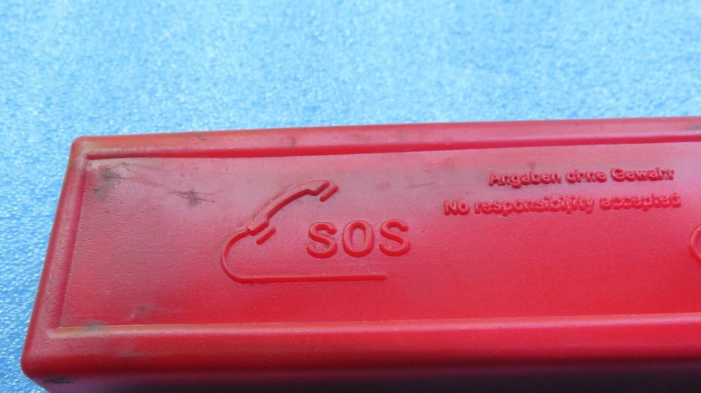 Ford Focus - Warning Triangle with Reflector / Warning Triangle + Case 27R033912