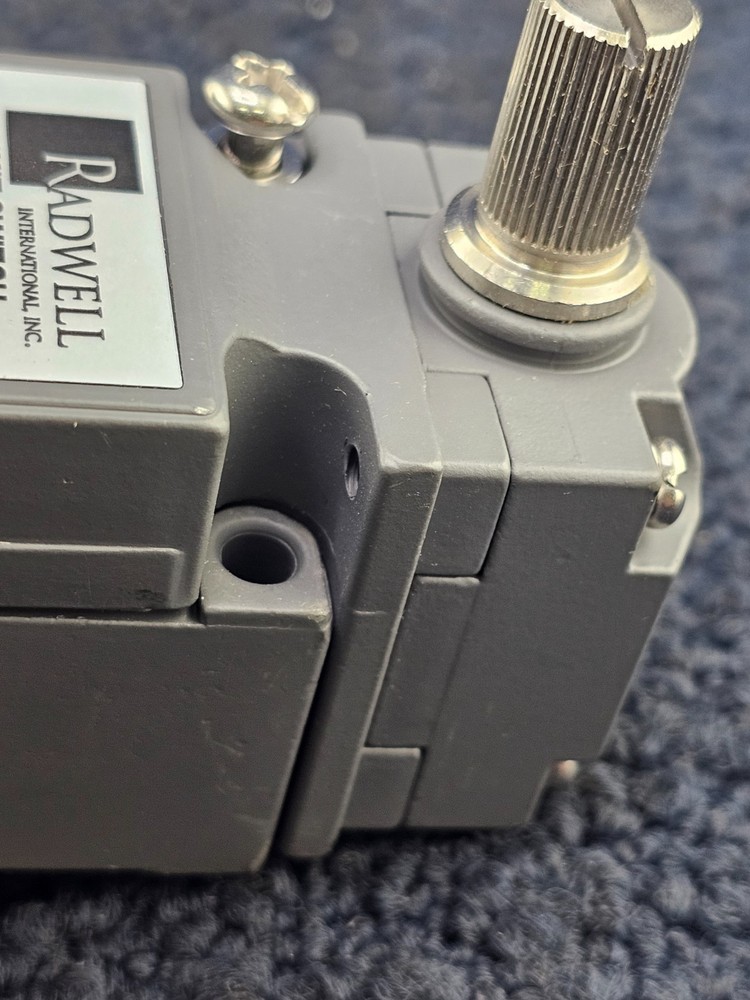 RADWELL RAD00610: Limit Switch, 2 NONC Neutral - Rotary Head - CWCCW - Standard
