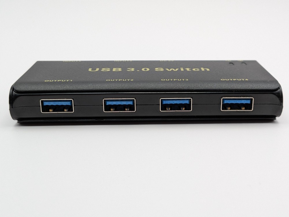 USB 3.0 Switch Selector 4 Port 5Gbps Black KVM