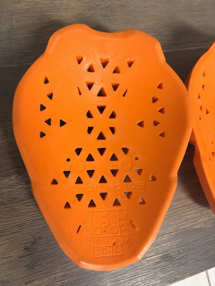 Icon D30 Shoulder armor