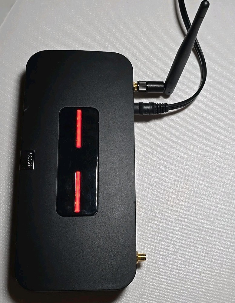Barco R9861008 Clickshare Wireless Presentation System With Power Supply
