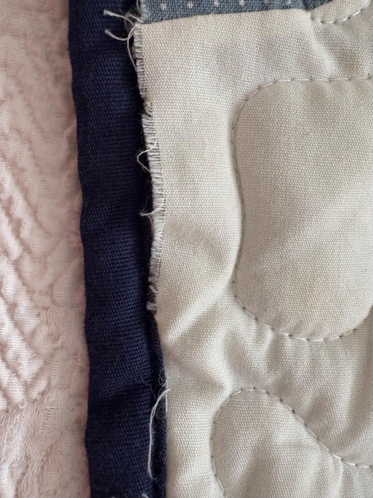 EXQUISITE QUILT, DRAMATIC QUILTING, PATCHWORK & WHOLECLOTH, TWO-SIDED GLAMOUR