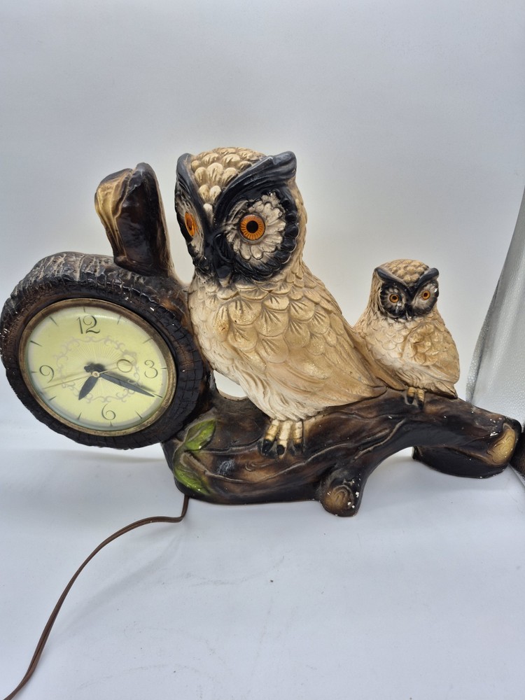 LARGE VINTAGE CHALKWARE OWL CLOCK