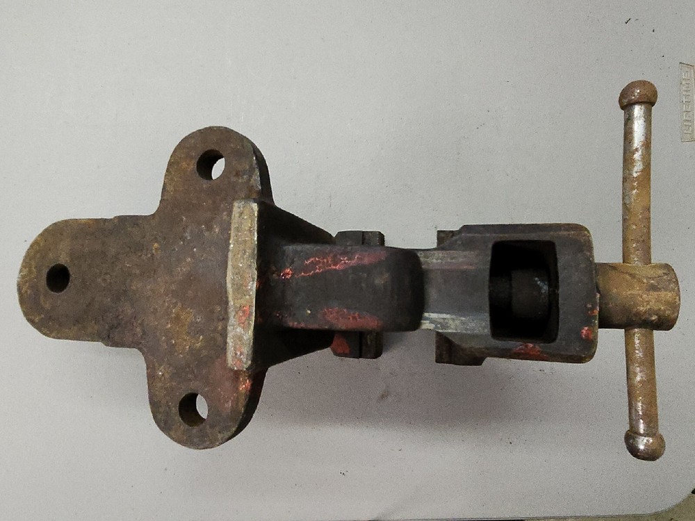 Standard Bench Vise 4" 24lbs