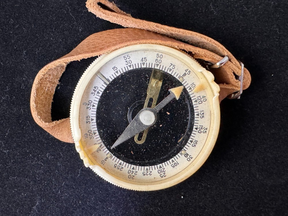 Old Vintage Soviet Plastic Folding Field Pocket Compass USSR Rare Original