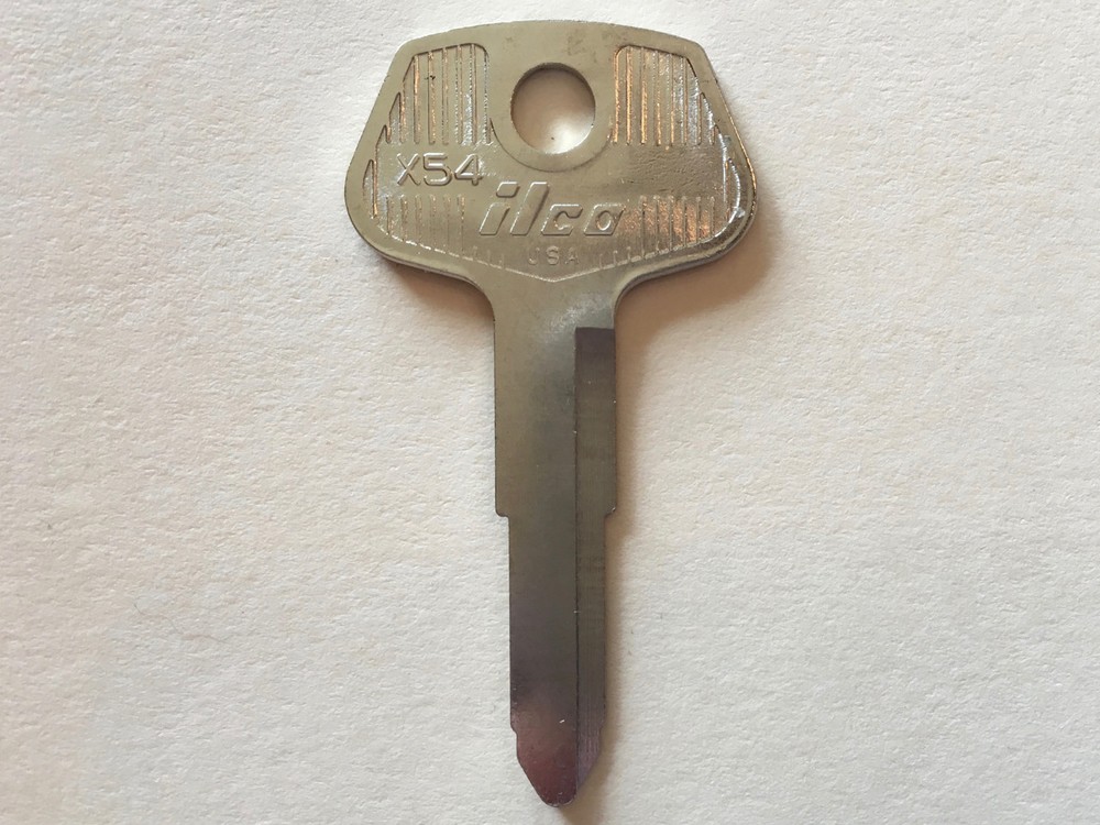 ONE Suzuki Samurai key blank. Correct OEM length; why settle for too long? Nice!