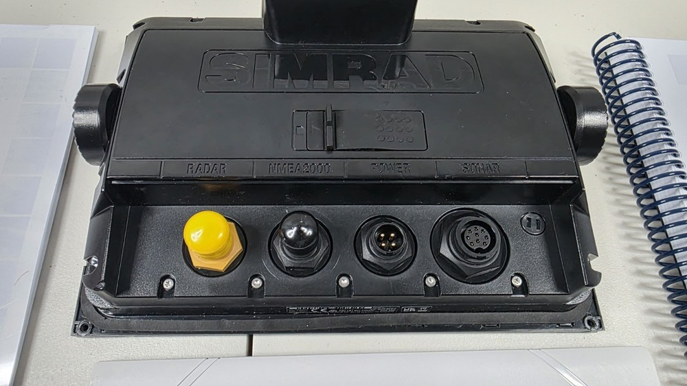 Simrad GO9 XSE Chartplotter / Fishfinder – Complete Kit w/ HS Skimmer M/H.