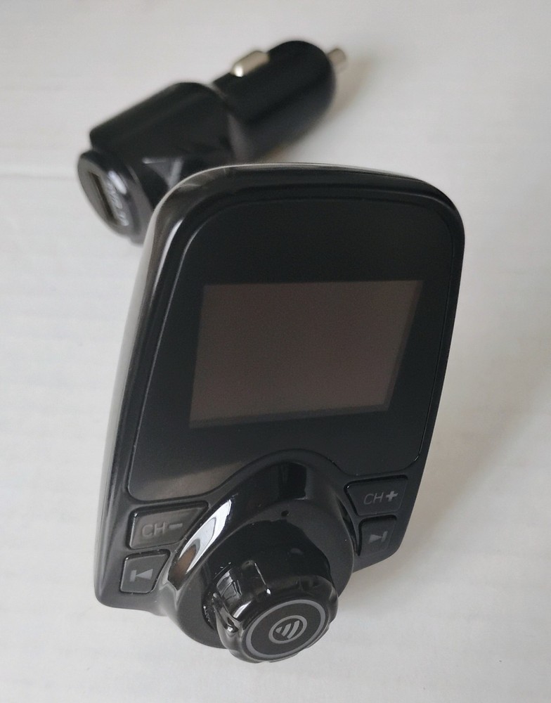 Nulaxy KM18 Wireless In-Car Bluetooth FM Transmitter Adapter LED Display (Black)