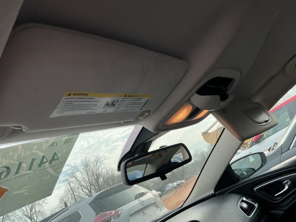 200 2015 Glove Box 4985095