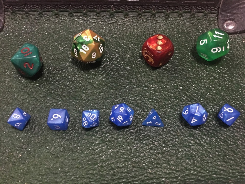 Luster Blue-White 10MM Mini Polyhedral 7-Die Roleplaying Dice Game Counters