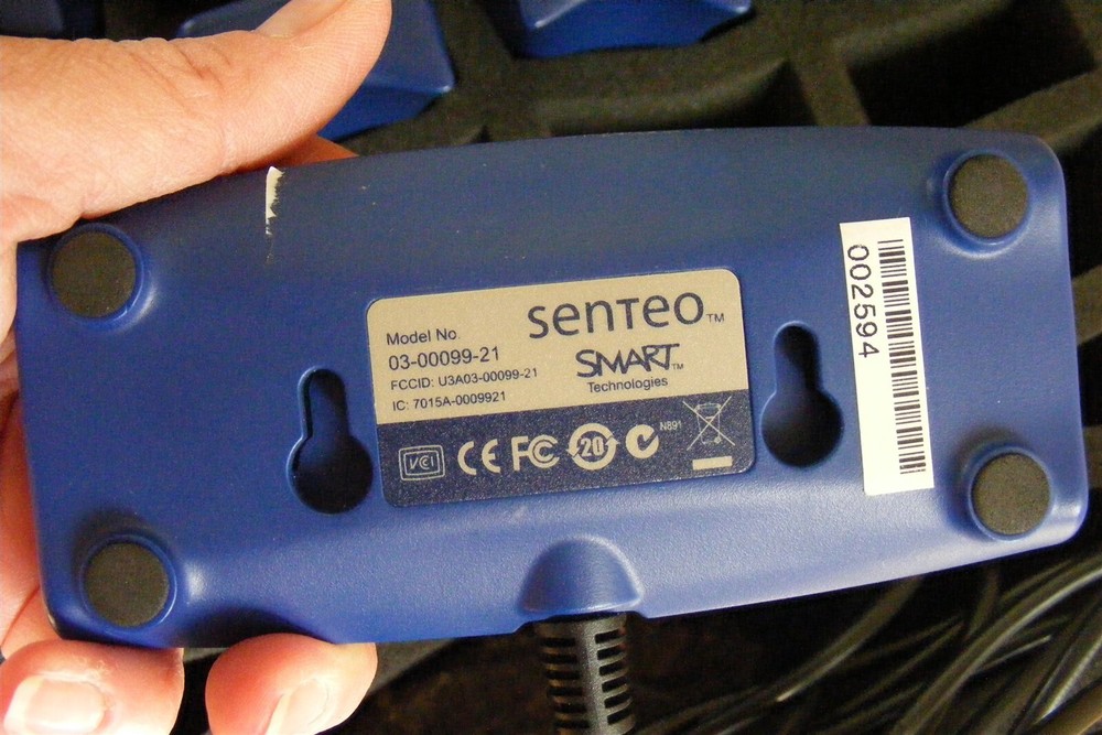 Smart Tech Senteo Interactive Response System- Receiver and 32 Student Clickers