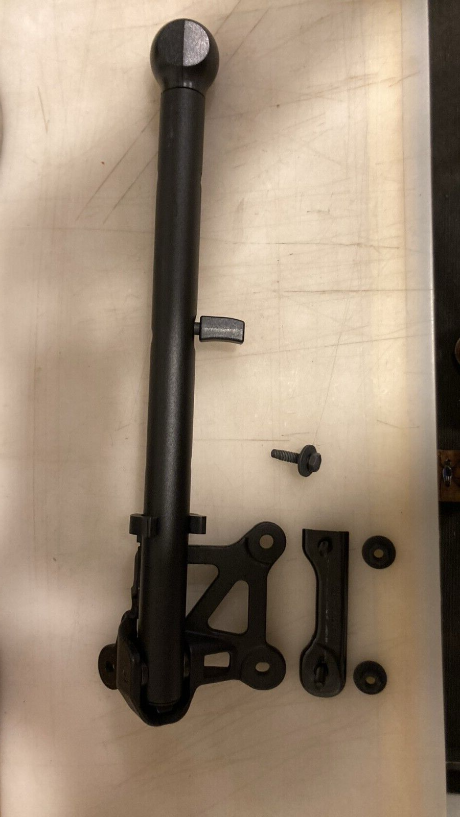 SILVERADO/SIERRA 1500 2500 Auxiliary tailgate step handle OE# 85116689 CHEVY/GMC