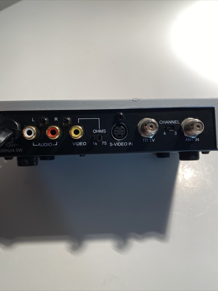 Audio Video RF Modulator Model WS-007 zaj