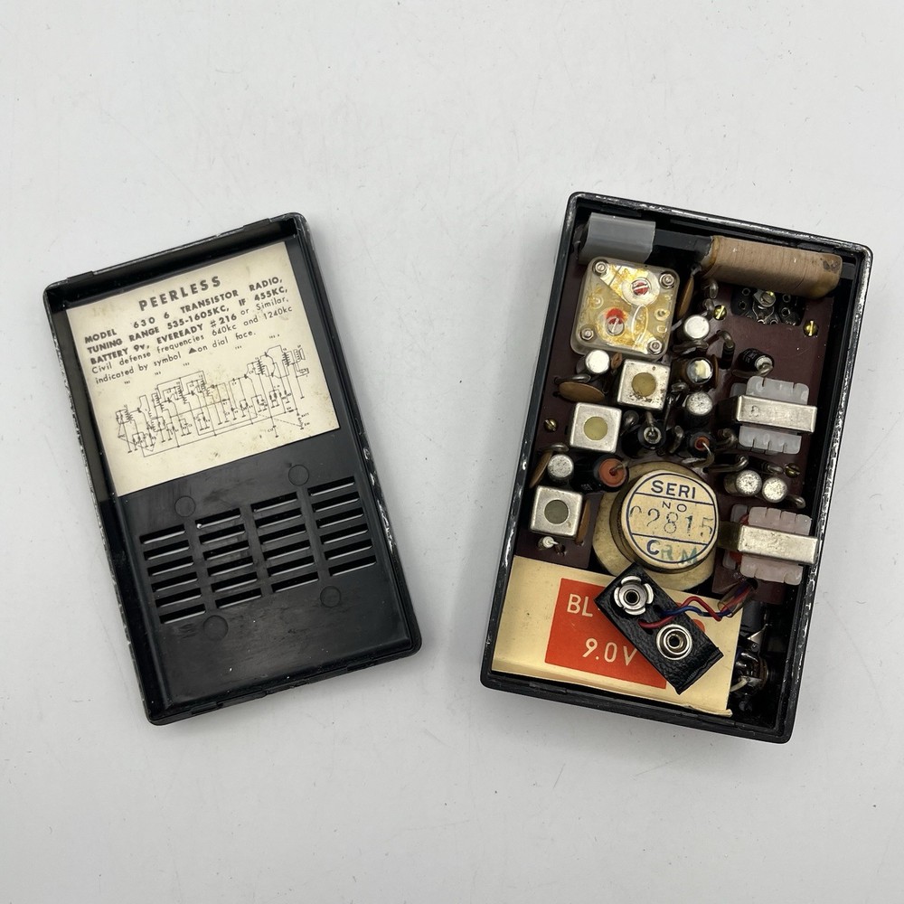 Peerless 6 Transistor Radio - Model 630 - TURNS ON WITH ISSUES