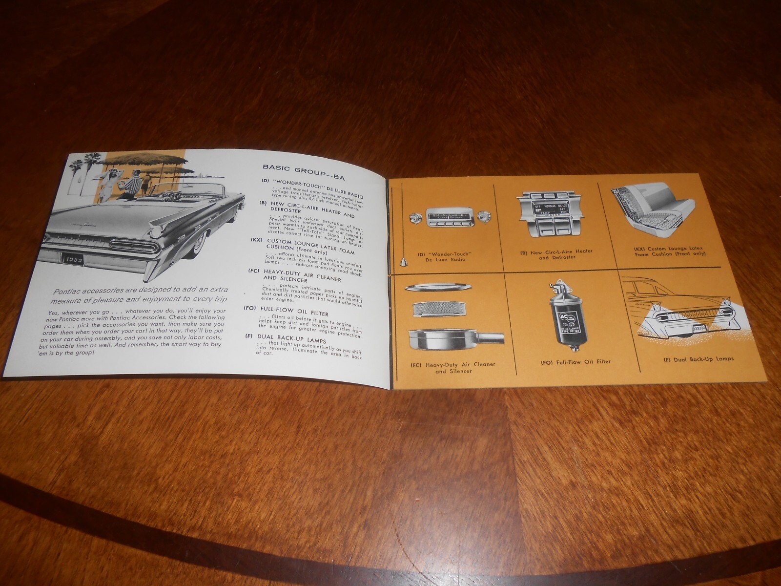 1959 PONTIAC OPTIONS & ACCESSORIES BROCHURE / 16 p. BOOK with ORDER CODES & More