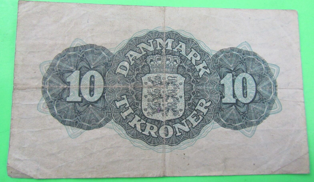 DENMARK, 10 KRONER, P#37, 1945